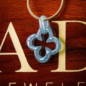Micro Clover Link Jade Pendant