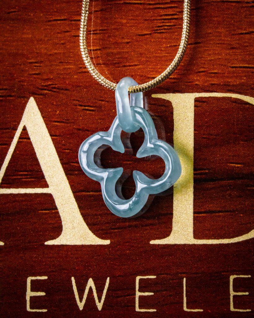 Micro Clover Link Jade Pendant